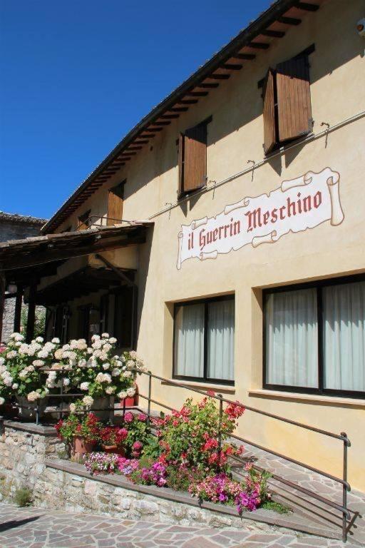 Guerrin Meschino Hotel Montemonaco Exterior foto